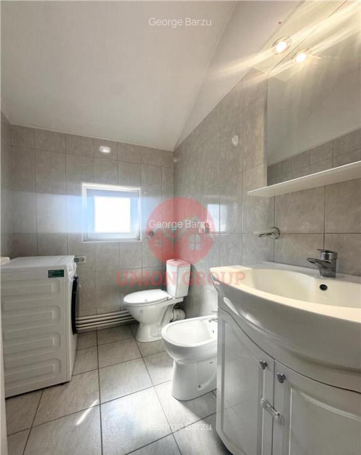 Casa cu Potential Multiplu, Pretabila Pentru Doua Familii sa - 14