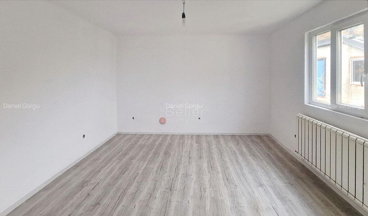 Aproape De Castelul Cantacuzino - 3 Aproape De Castelul Cantacuzino - 3