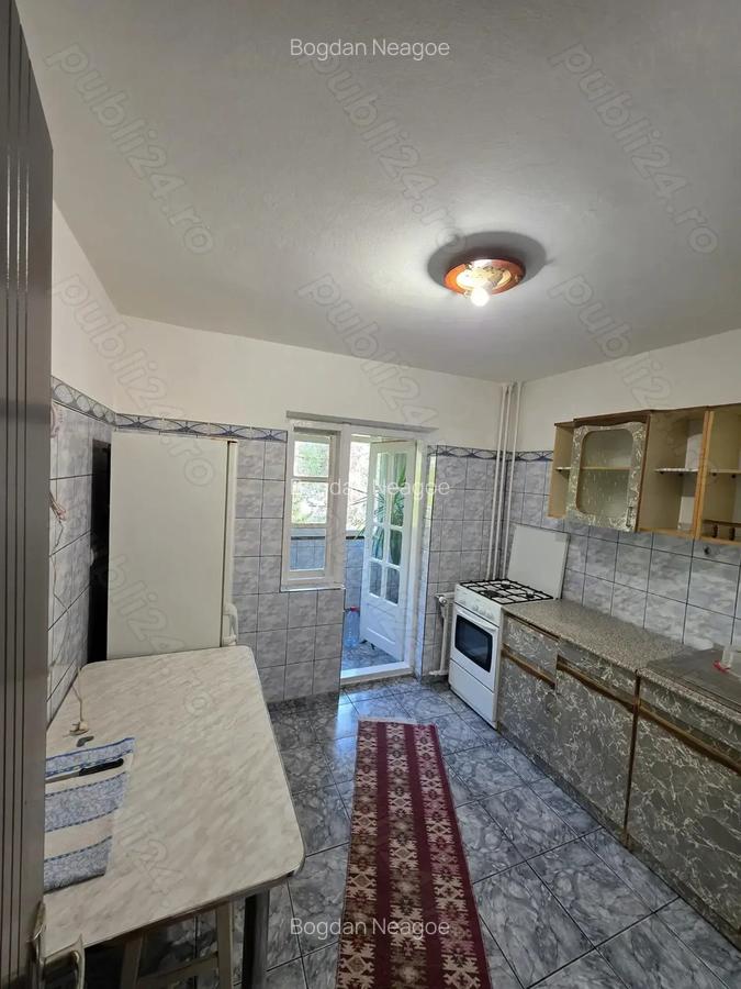 Inchiriez apartament 2 camere - 2