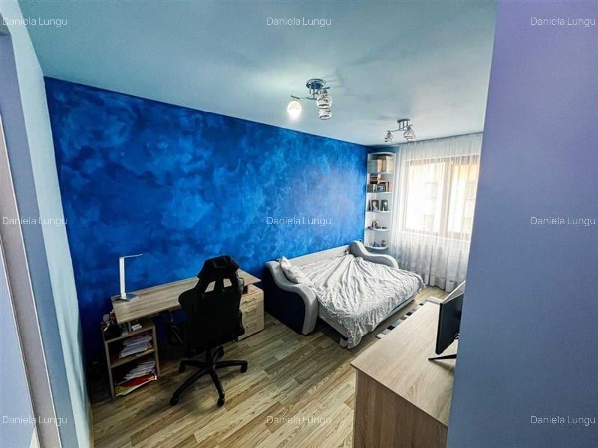 Apartament cu 3 camere decomandat, mobilat în Tractorul - 5