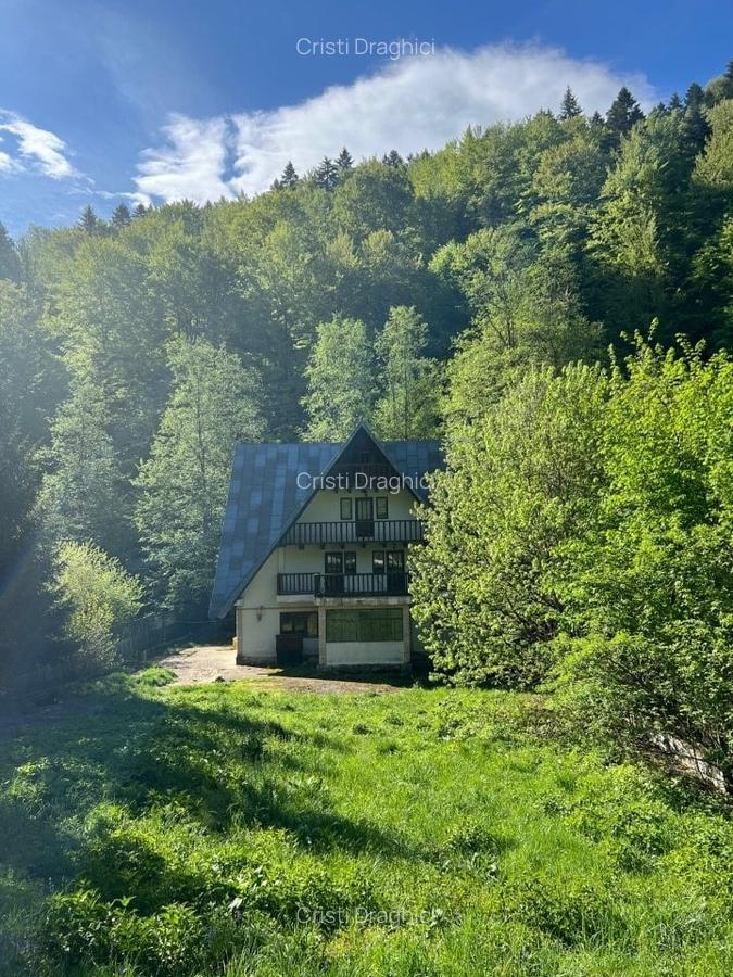 Casa cu teren 2000mp zona Moroieni, pentru pensiune, invenstitie - 1