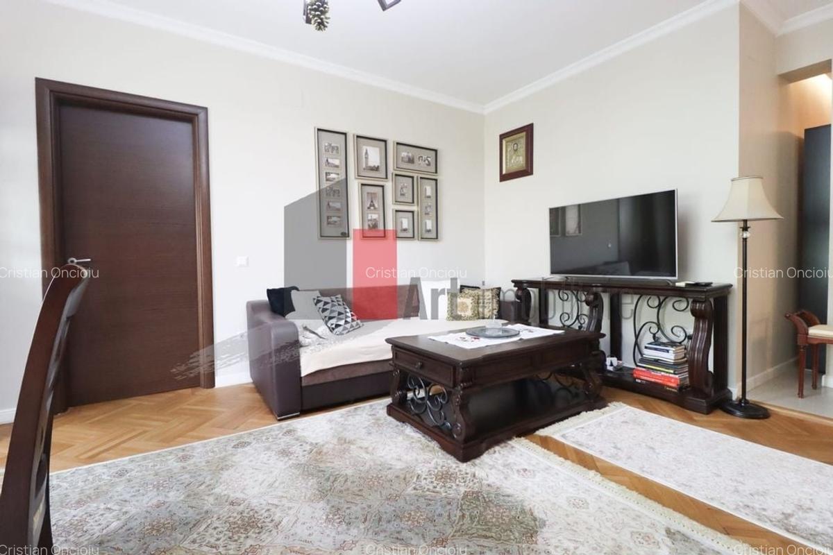 Apartament cu 3 camere semidecomandat în Universitate - 4