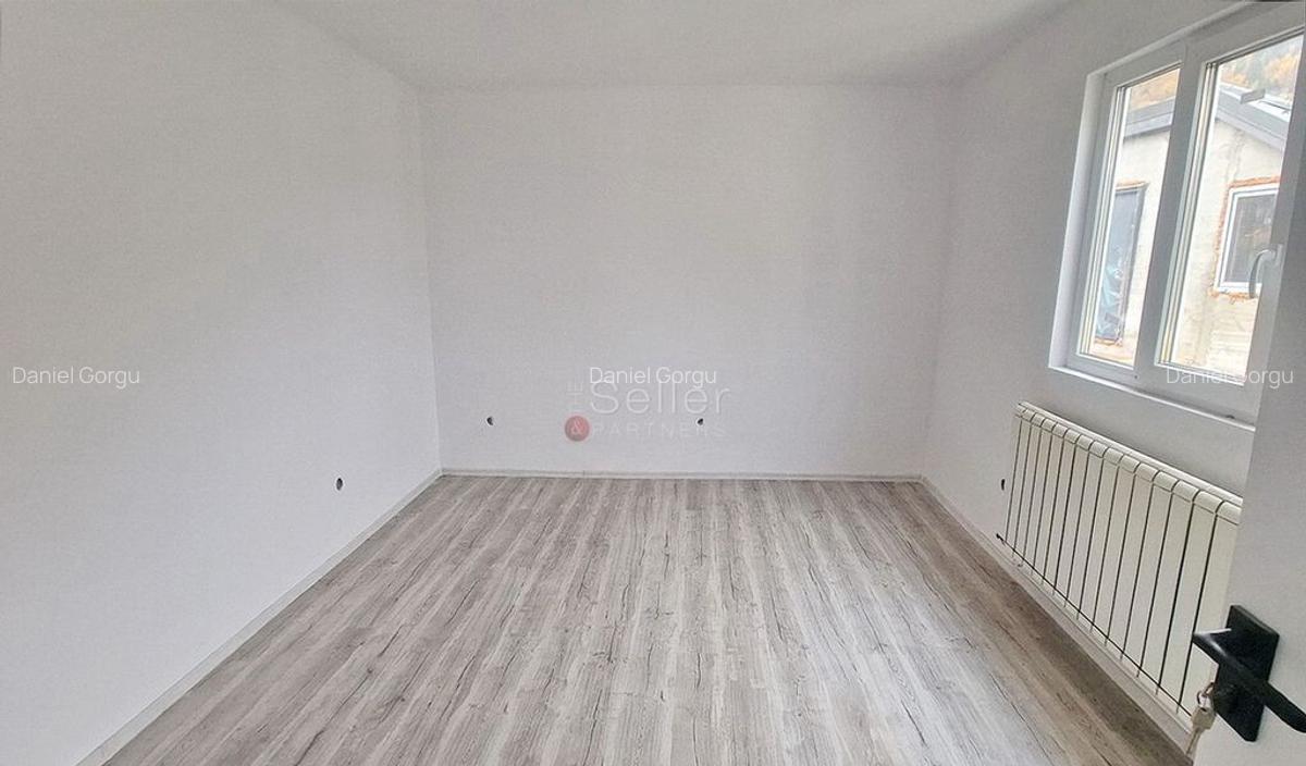 Aproape De Castelul Cantacuzino - 14 Aproape De Castelul Cantacuzino - 14