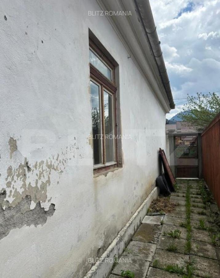 De vanzare teren generos cu casa, zona centrala, Sacele - 8