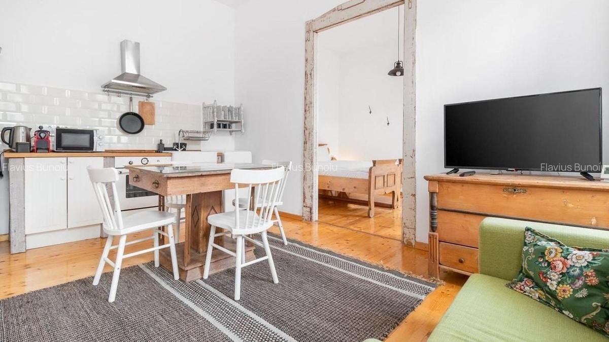 Apartament cu 3 camere decomandat în Central - 4