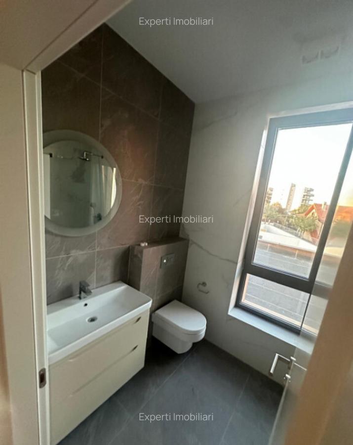 Vila deosebita de vanzare - zona Mamaia Nord pe malul laculu - 13