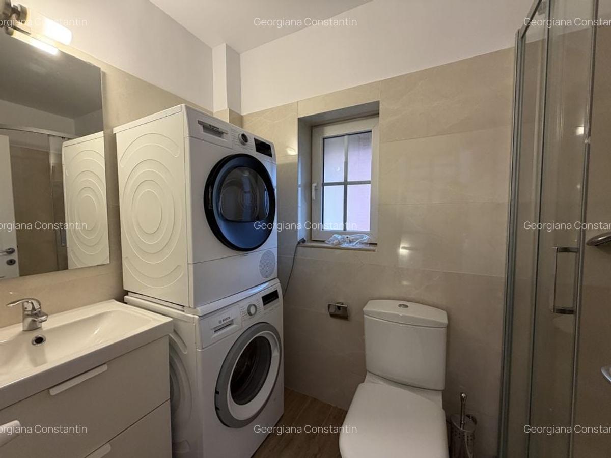 Vila semimobilata  cu 3 dormitoare, piscina exterioara, complex - 15