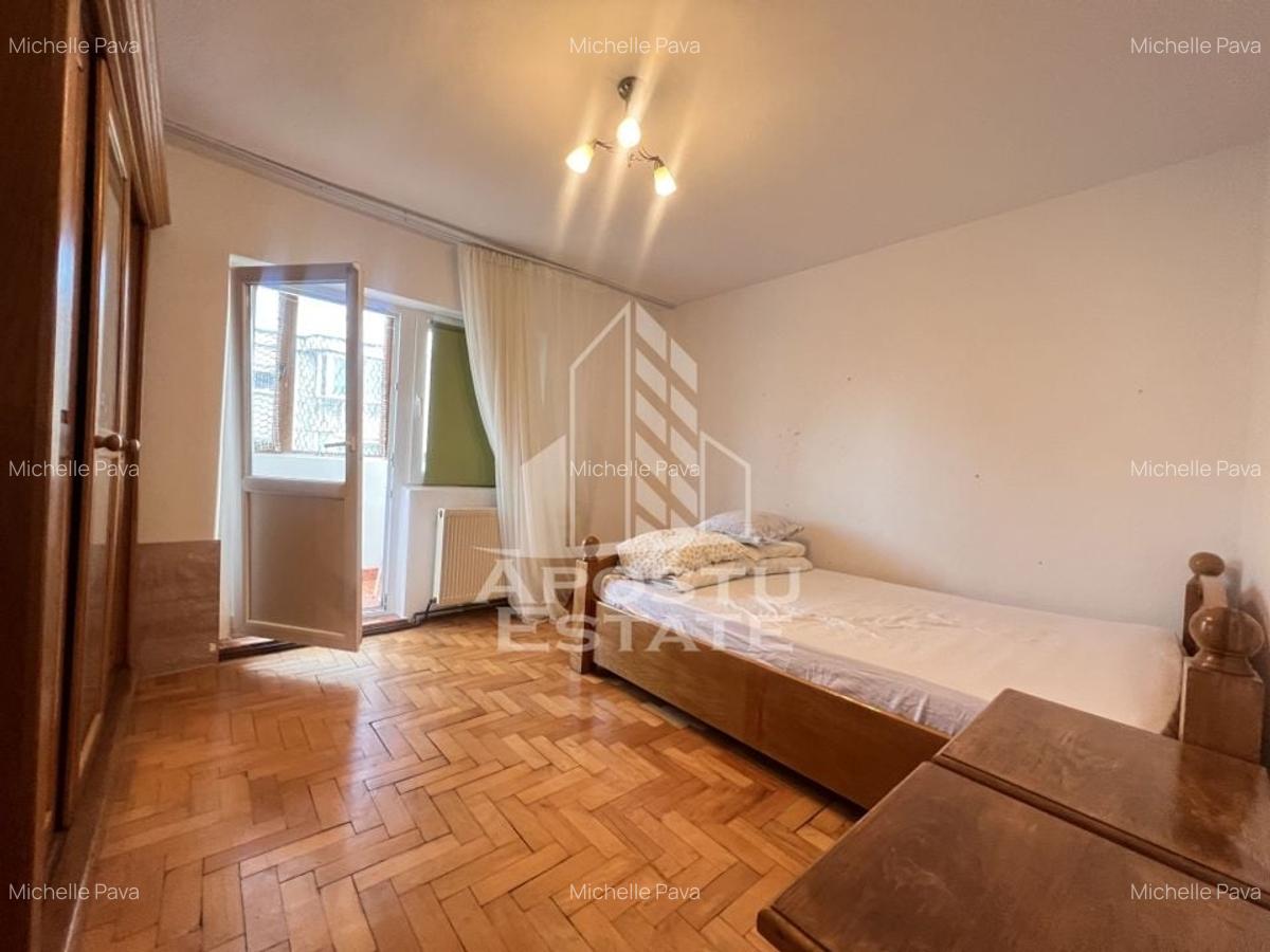 Apartament cu 3 camere, centrala proprie, zona Bucovina - 7