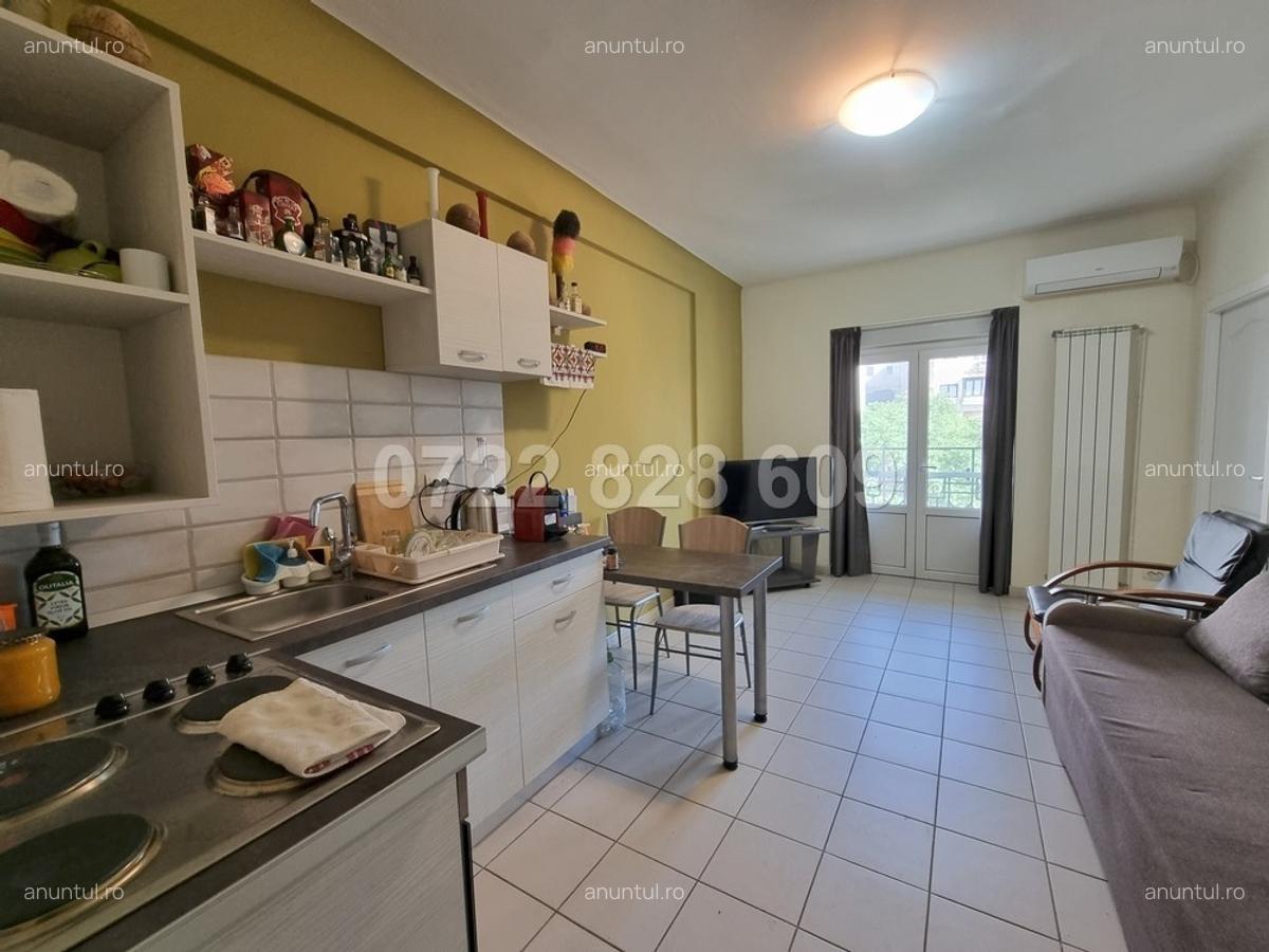 Piata Romana, langa Ambasada Angliei, 4 camere - 6