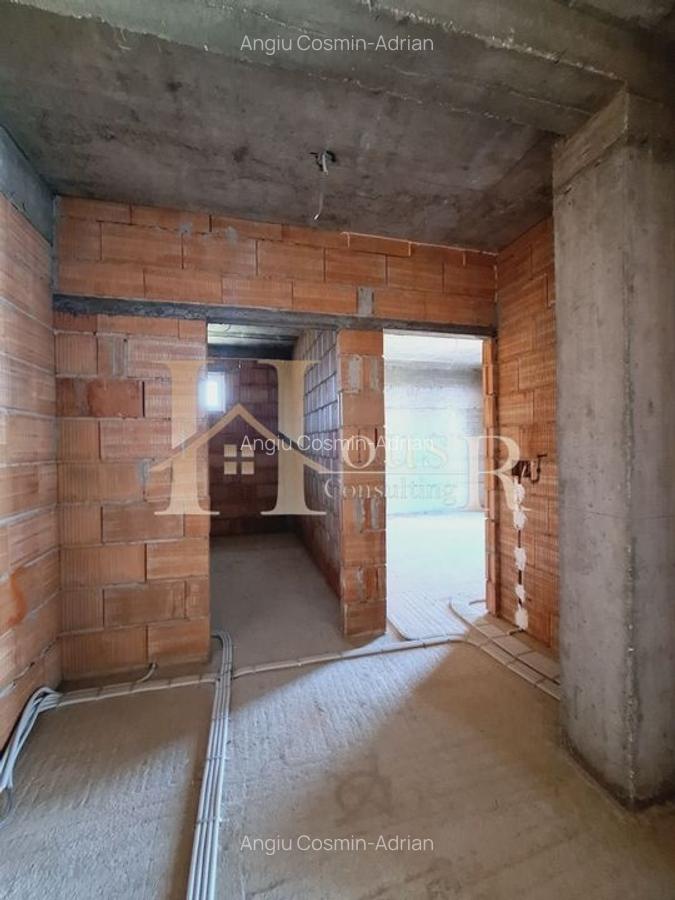 Apartament cu 3 camere decomandat în Girocului - 11