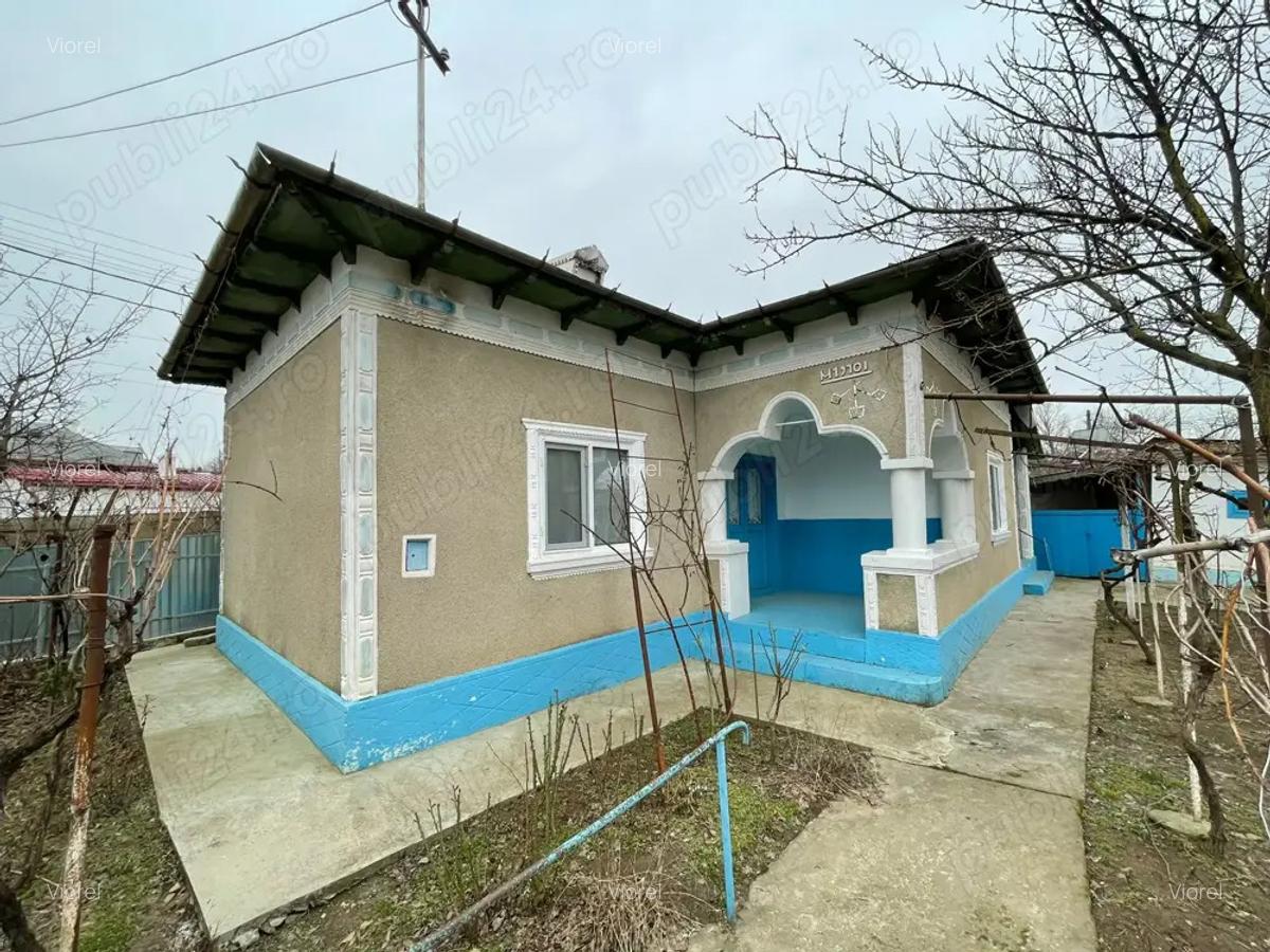 Vand casa com. Nufaru - 2
