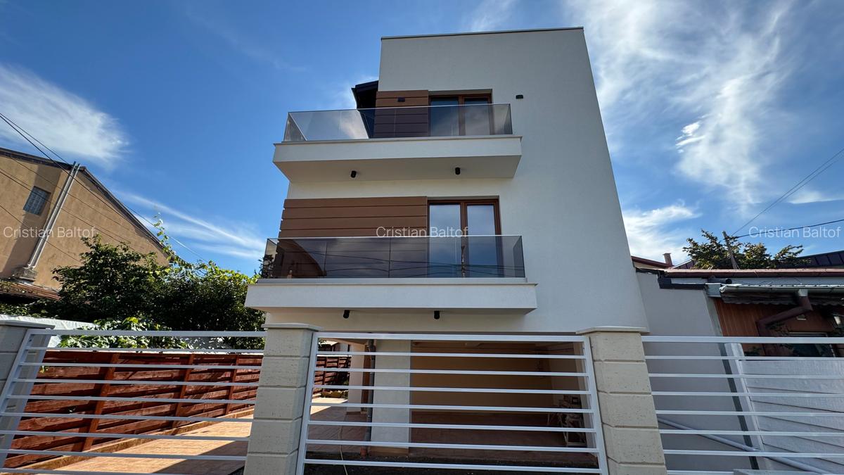 Apartament cu 3 camere semidecomandat în Bucureștii Noi - 1