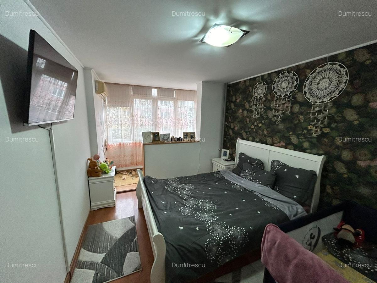 Titan Ozana 3 Camere Etaj 2 Centrala Proprie Instalatii Schimbate - 1