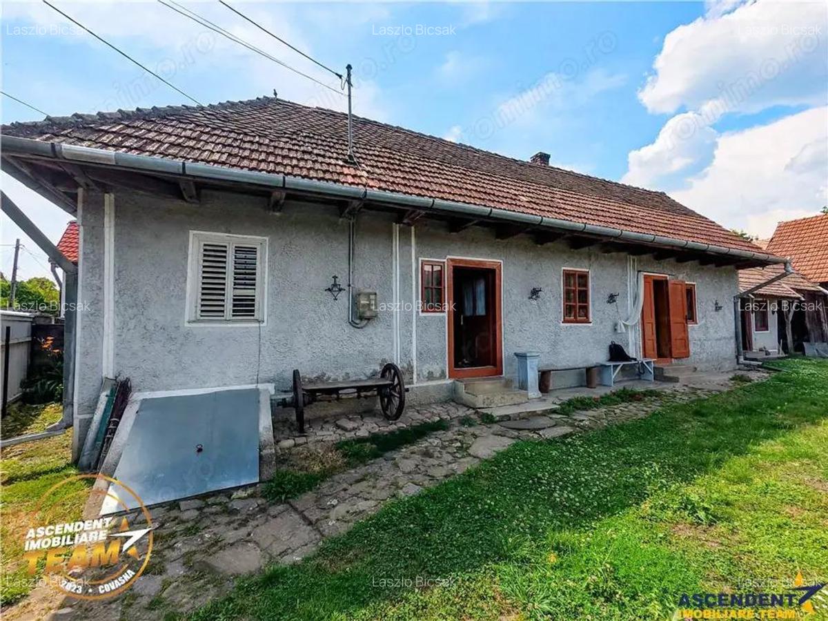 Casa traditionala din lemn, cu sura din piatra, Arcus, Covasna. - 5