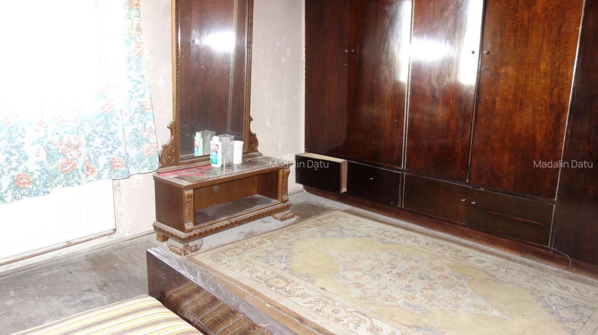 Calea  Victoriei-Piata Sfintii Voievozi: 171mp+55 mp terasa - 24