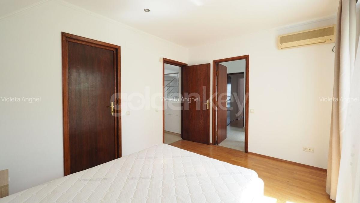 Vilă insorita cu 7 camere si piscina - 16