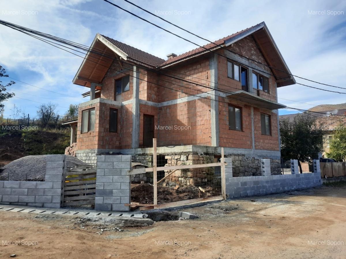 Casă de vânzare în Agârbiciu - 2 Casă de vânzare în Agârbiciu - 2