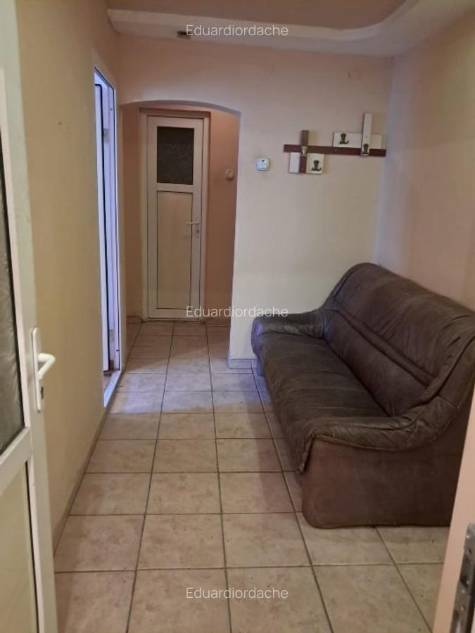 Vand apart 2 camere tranformat in spatiu de birouri Abator - 5 Vand apart 2 camere tranformat in spatiu de birouri Abator - 5