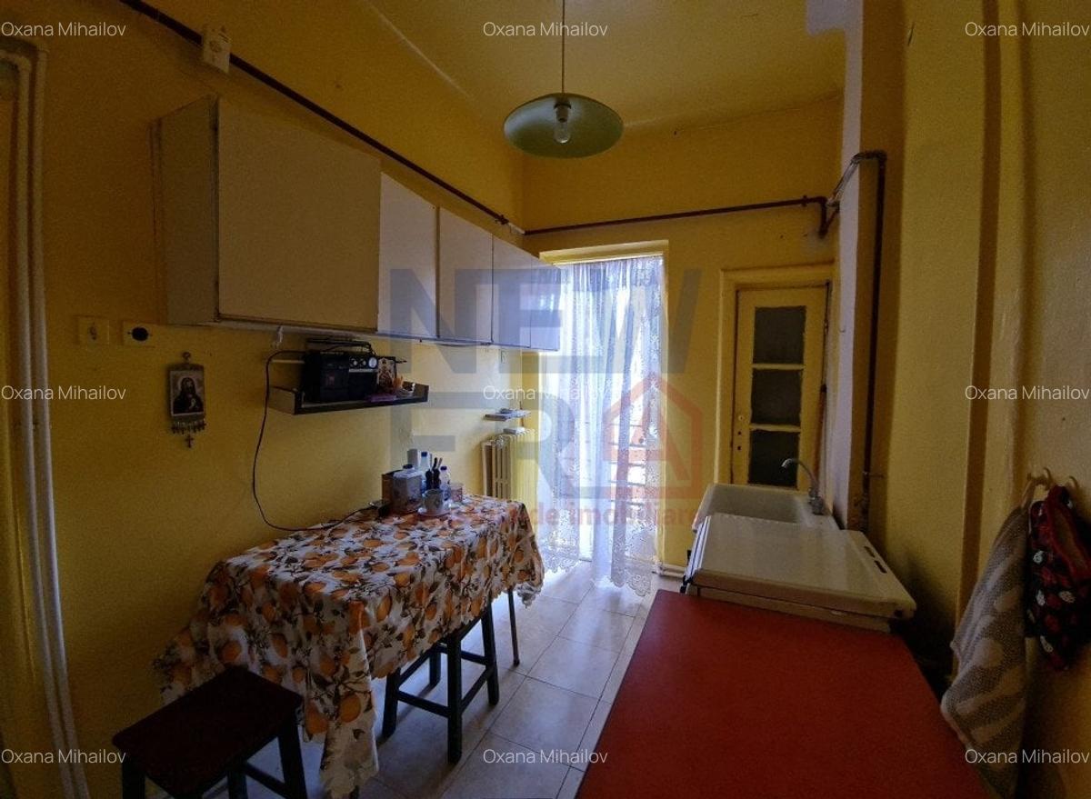 Apartament cu 4 camere semidecomandat în Universitate - 8