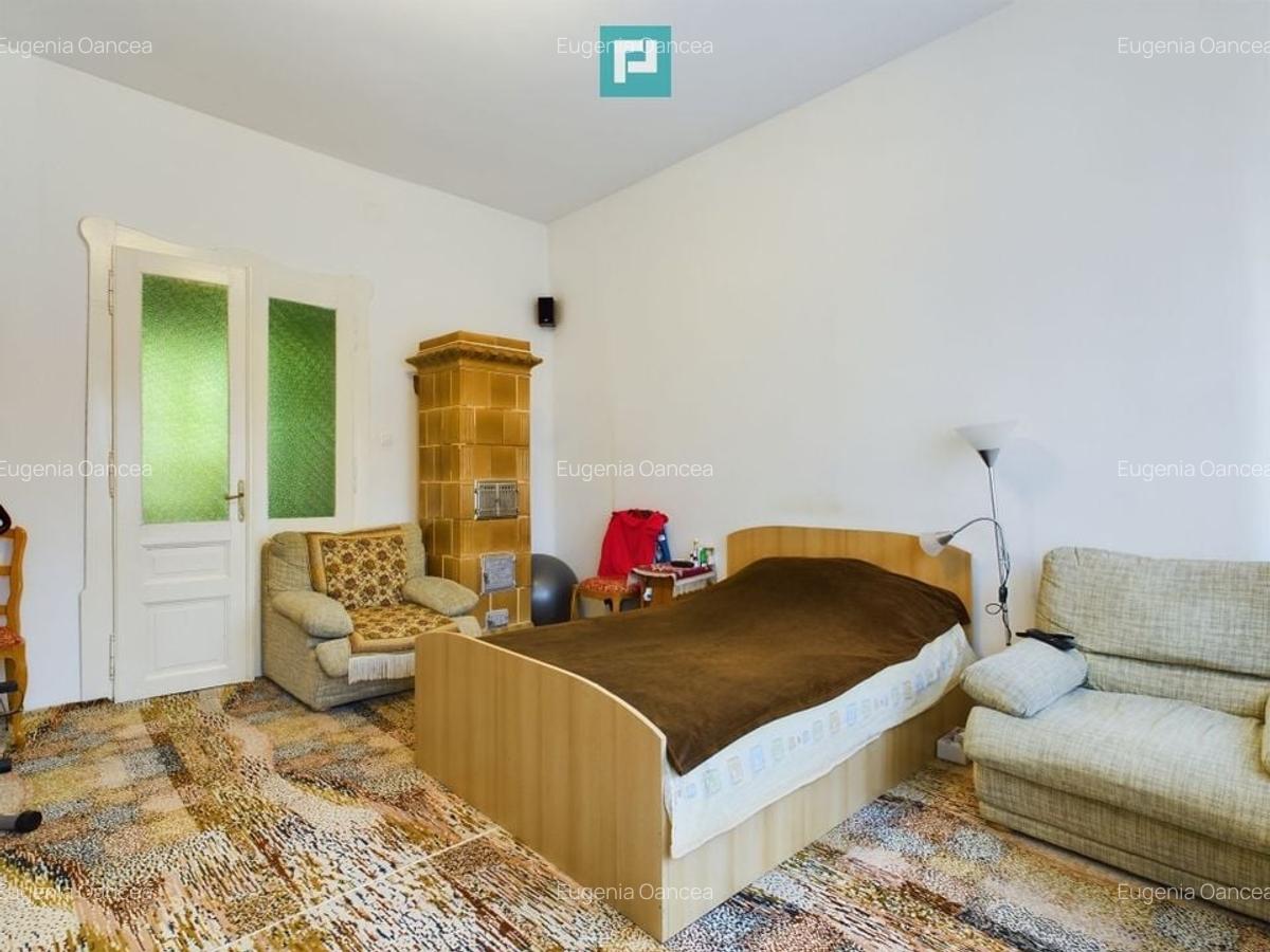 Casă individuală cu teren de 1100 mp și 3 apartamente în curte - 8