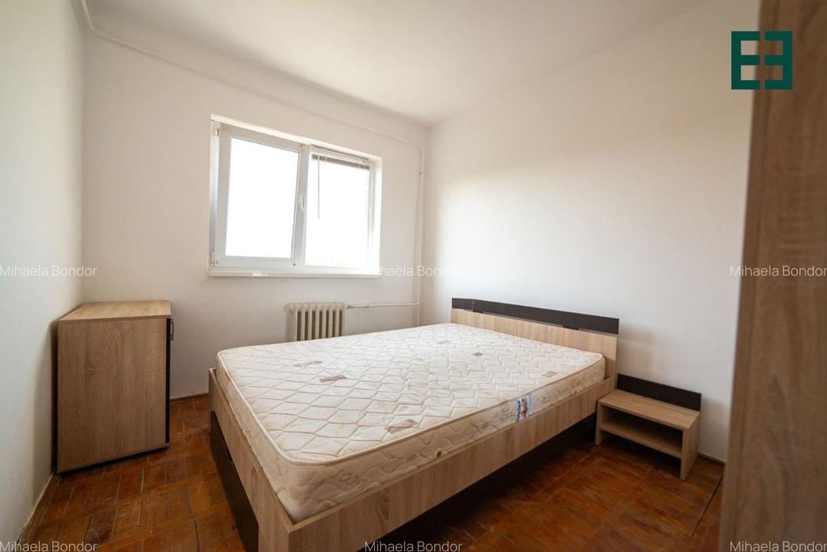 Apartament cu 3 camere etajul 4 Cartierul A. Vlaicu - Arad - 6