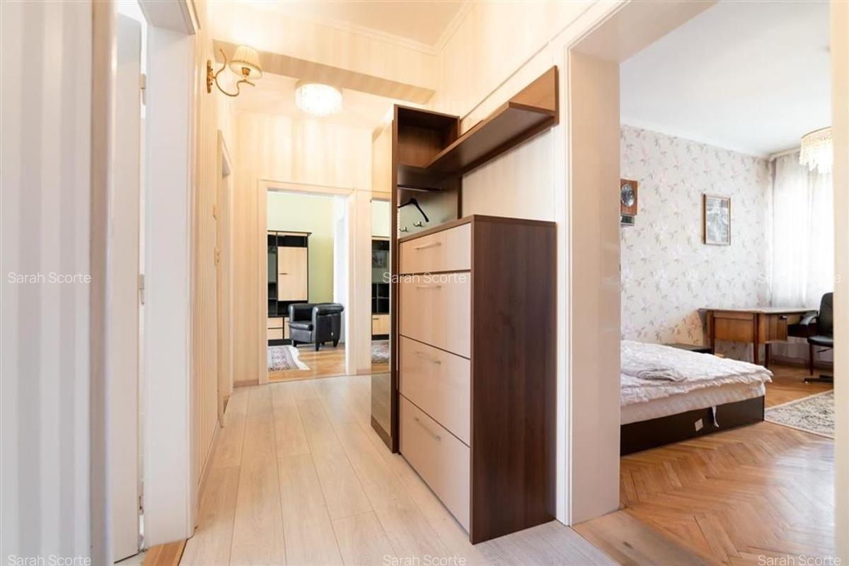 Apartament cu 3 camere decomandat în Central - 2