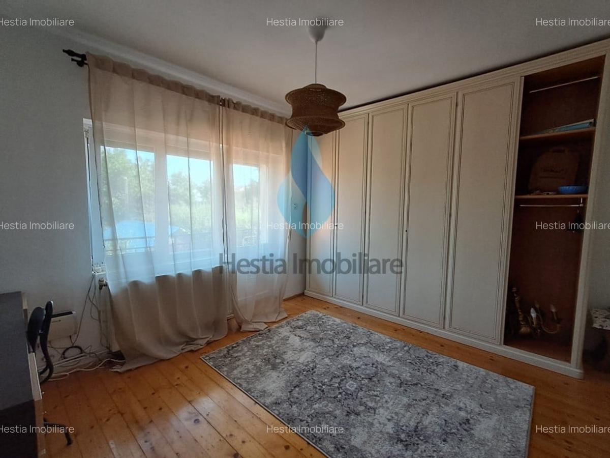 Casă cu 8 camere în Bucium - 4