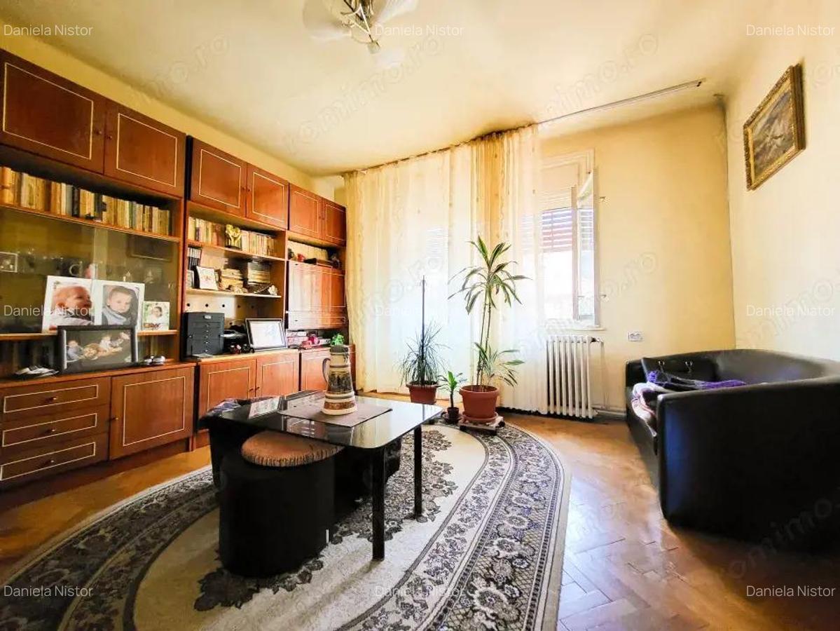 Casa 8 Camere, 3 Apartamente, Singur in curte - 9