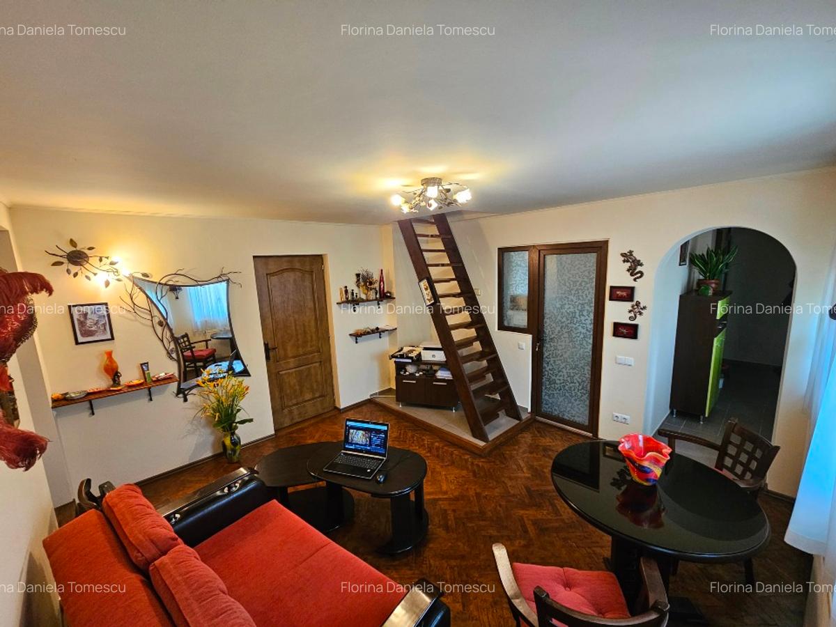 Etaj de vilă cu 4 camere si mansardă. - 4