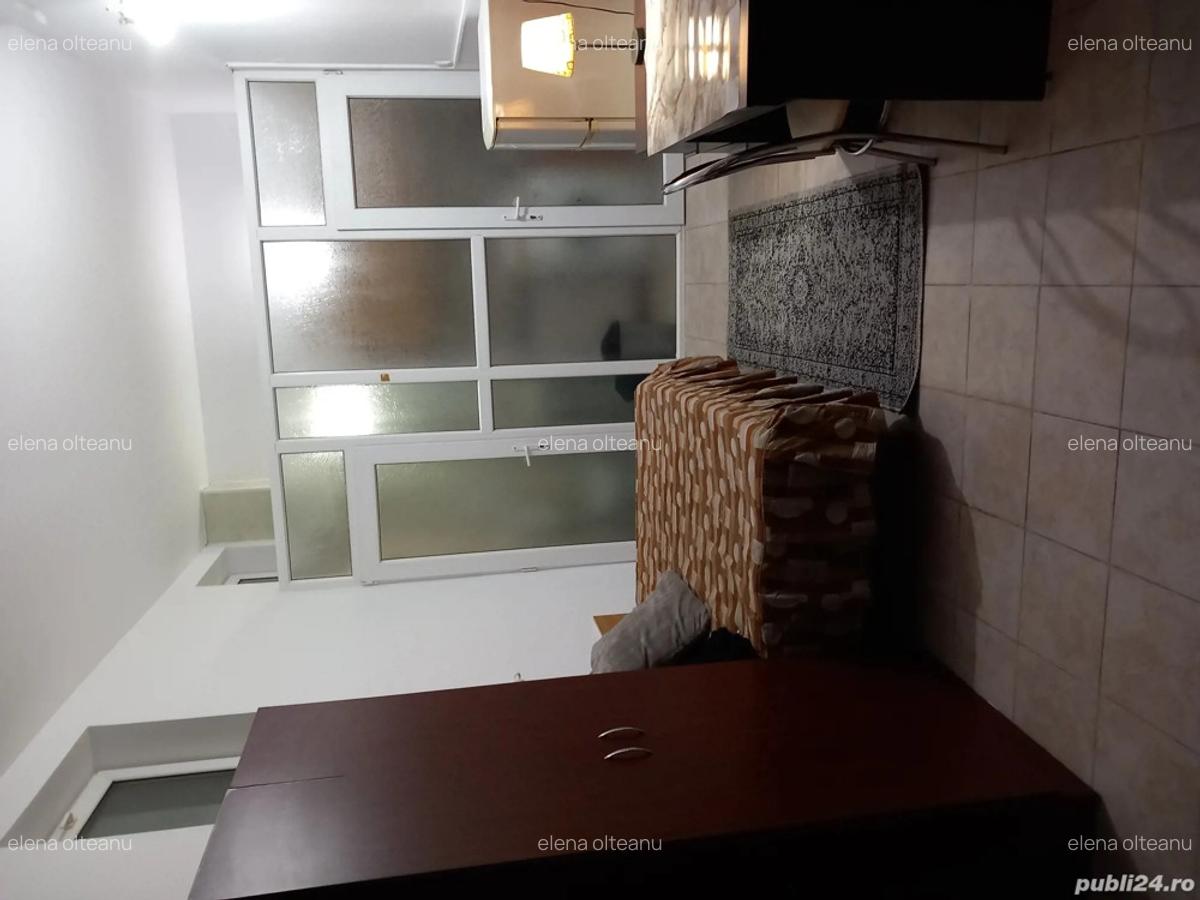 Ofer spre inchiriere garsoniera 21 mp la parter in zona compozitori constanta 250 euro - 1