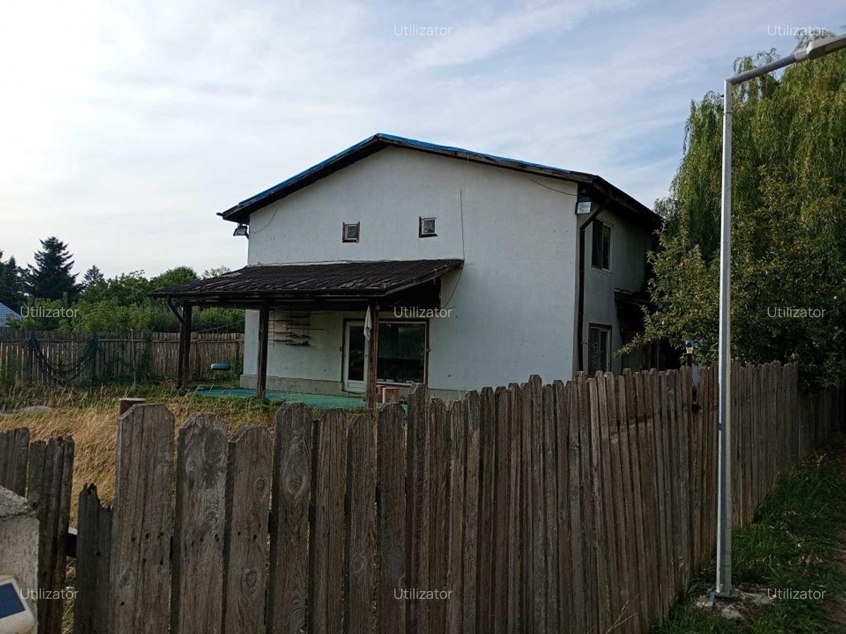 Casa de lemn, spatioasa, in zona linistita  in cartierul Odaii, Otopeni - 4