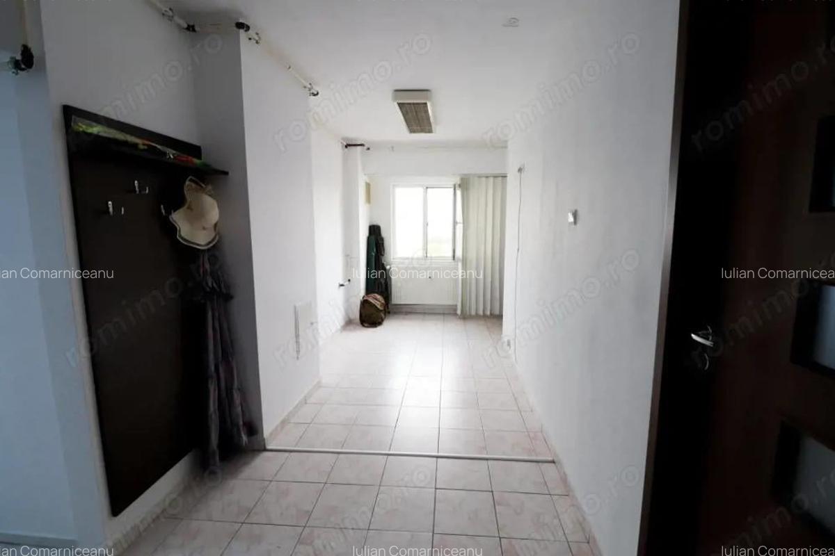 Bloc stradal - intersectie Chisinau cu Pantelimon - 11