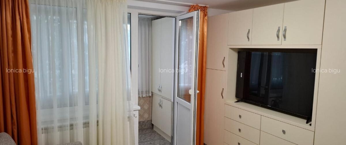 Inchiriez apartament 2 camere - 5