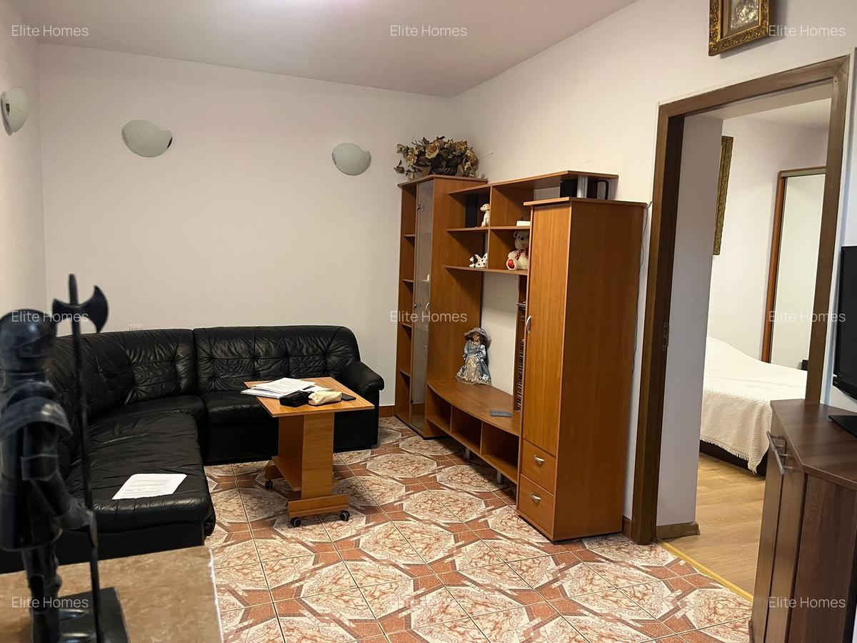 Casă cu 5 camere în 1 Mai - 11