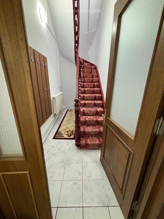 Casă cu 4 camere în Central - 17