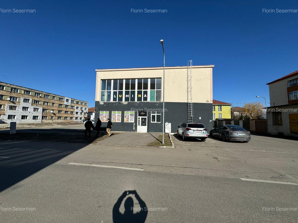 Mega spațiu comercial de vănzare/închiriere în Codlea - 2