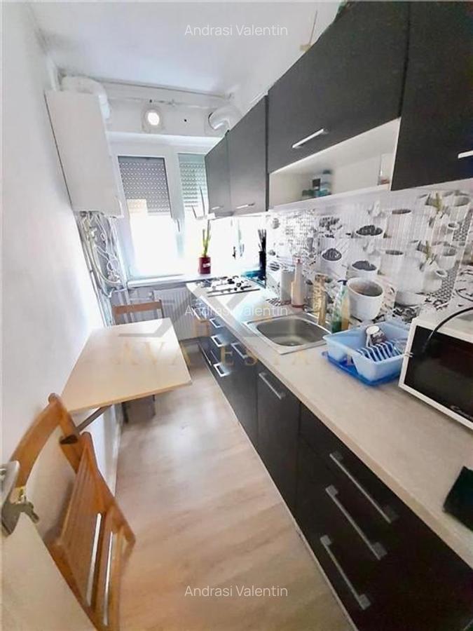 Apartament cu 3 camere, 60 mp  + centrala - Zona Dacia - 9