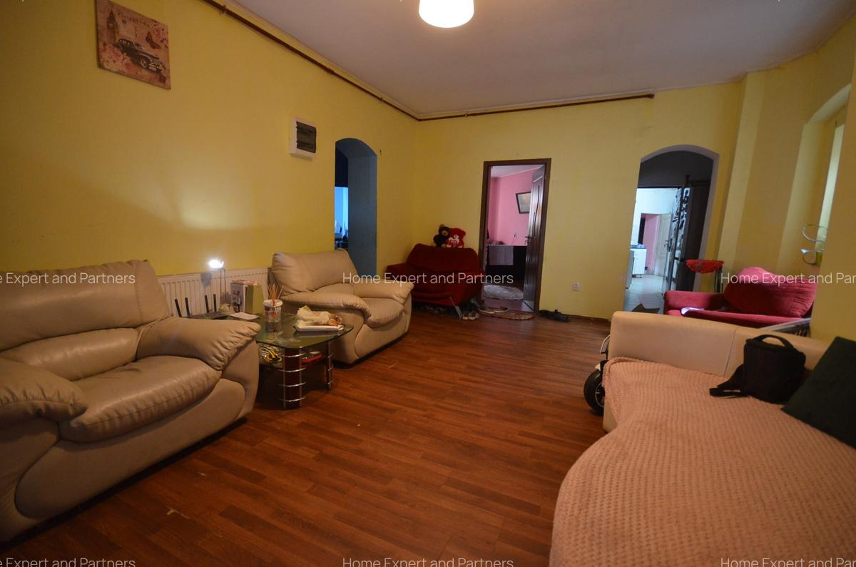 Apartament in vila - 6 camere - Calea Calarasilor - Traian - Unirii - 6