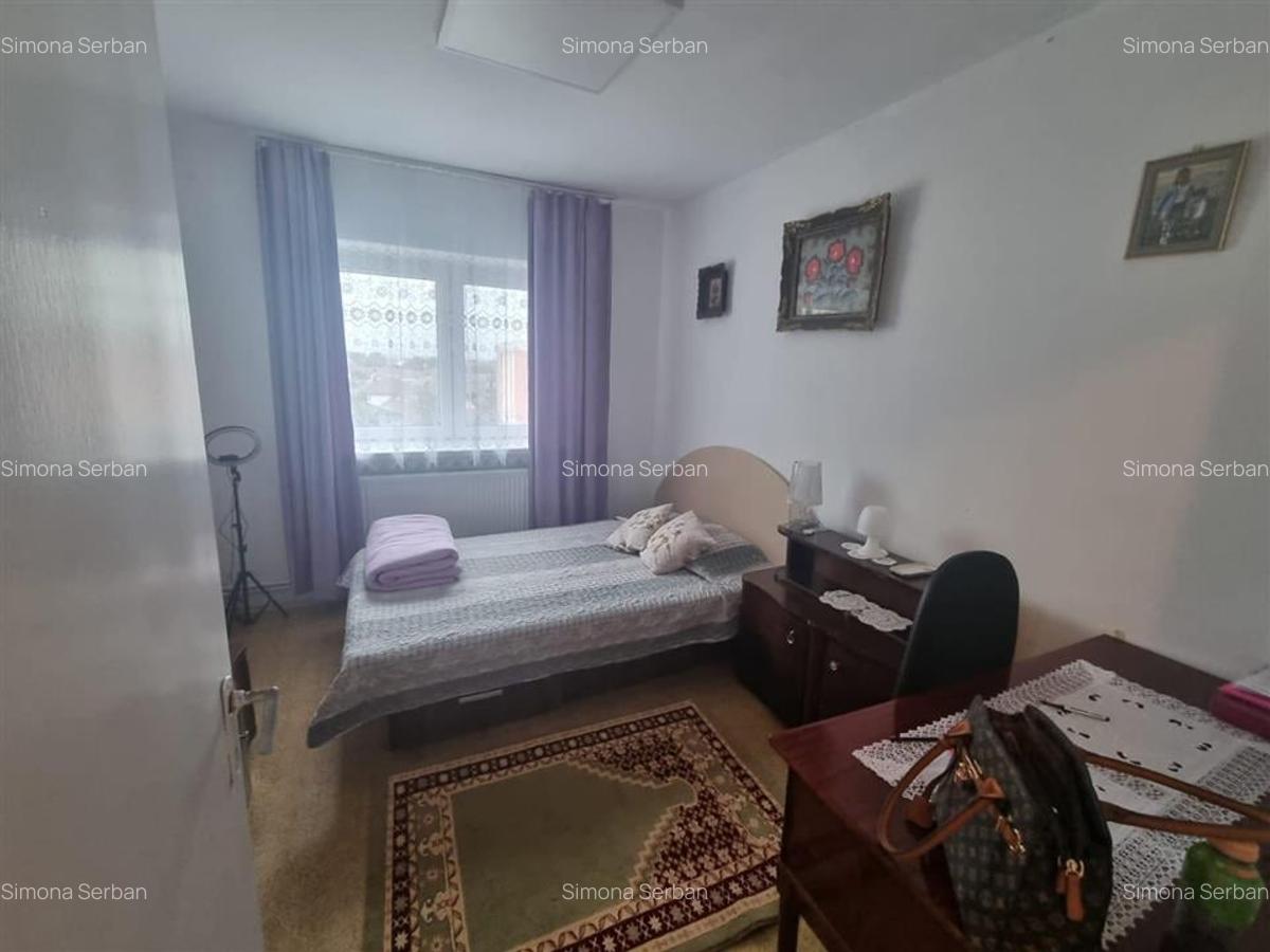Apartament cu 3 camere decomandat, mobilat în Central - 13