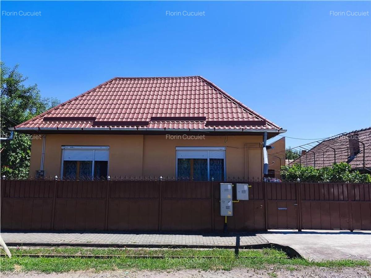 Casa pe un nivel renovata,curte individuala teren 780mp - 1