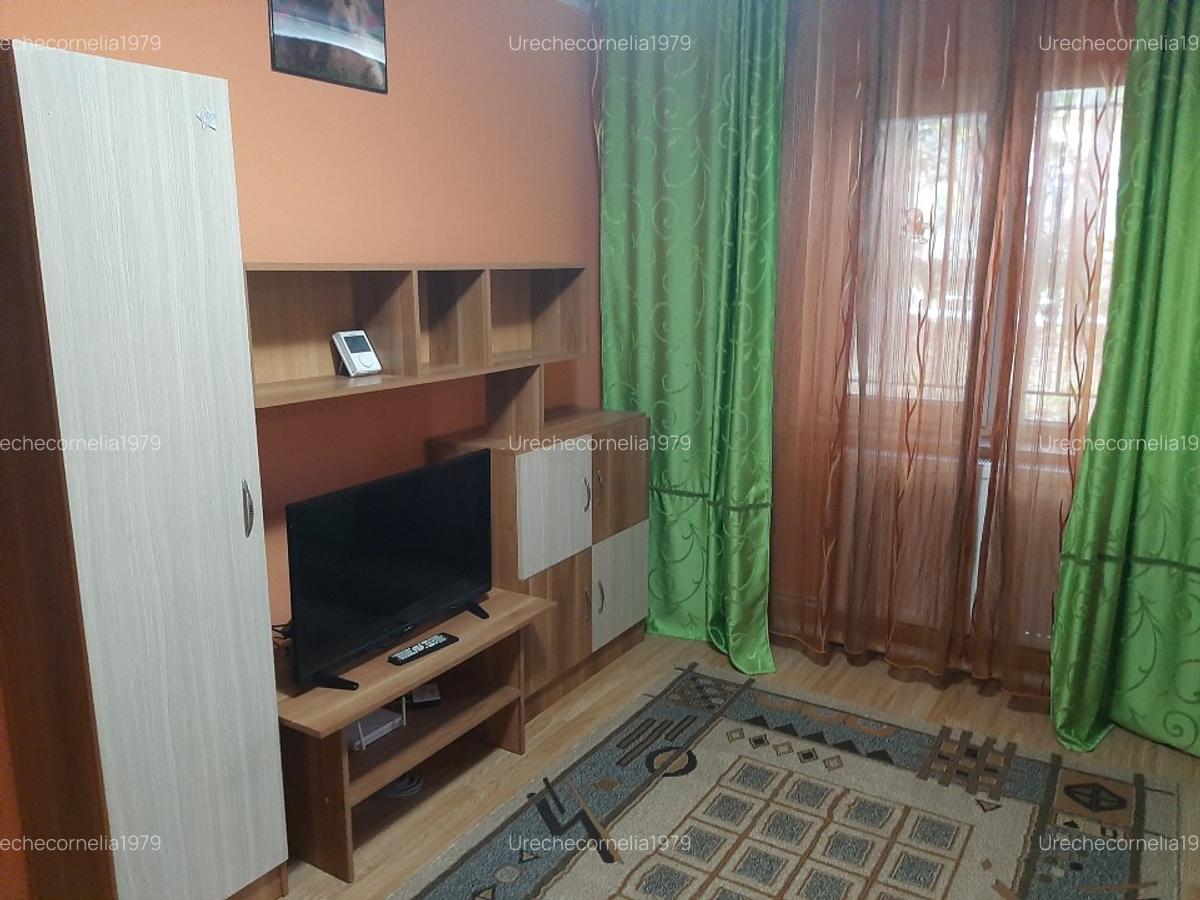 Închiriez apartament cu trei camere - 1