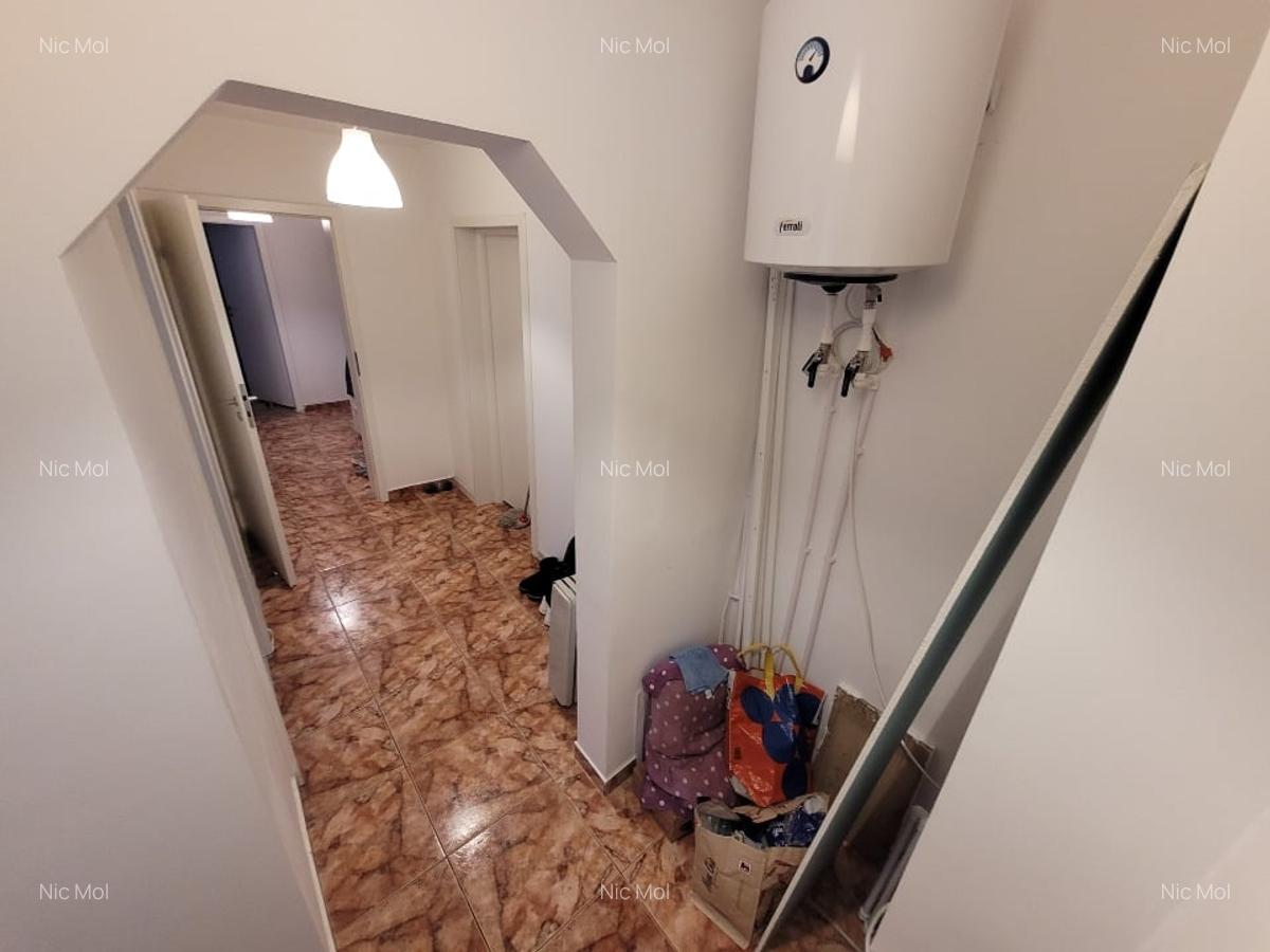 Proprietar inchiriez ap. 3cam 2bai decomandat 1980 6/10 renovat - 3