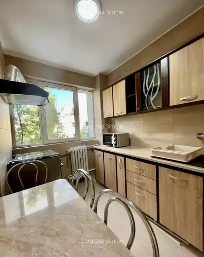 Apartament cu 3 camere semidecomandat, mobilat în Pajura - 6