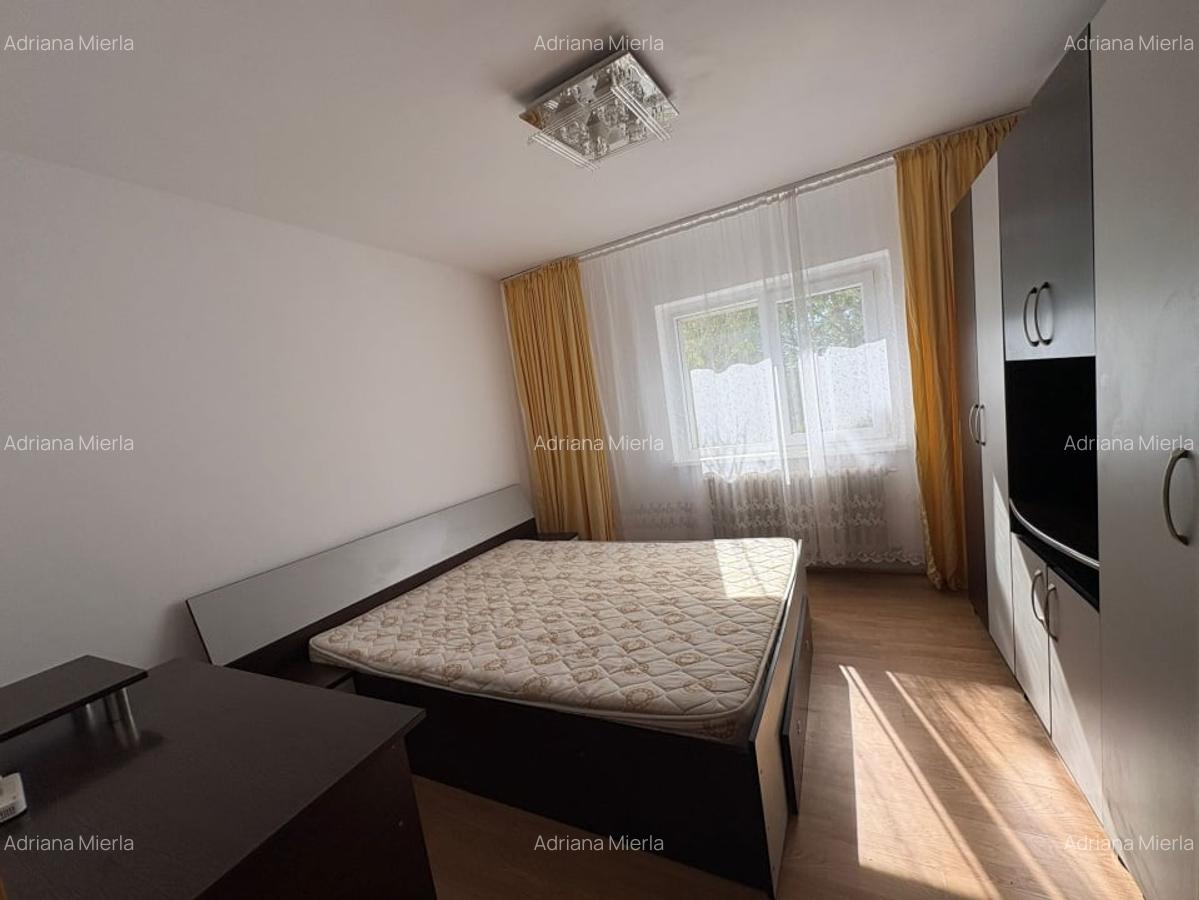 Apartament 3 camere, decomandat, 80 mp, Cartier 1 Mai, Zona Spitalul Nr. 1 - 3