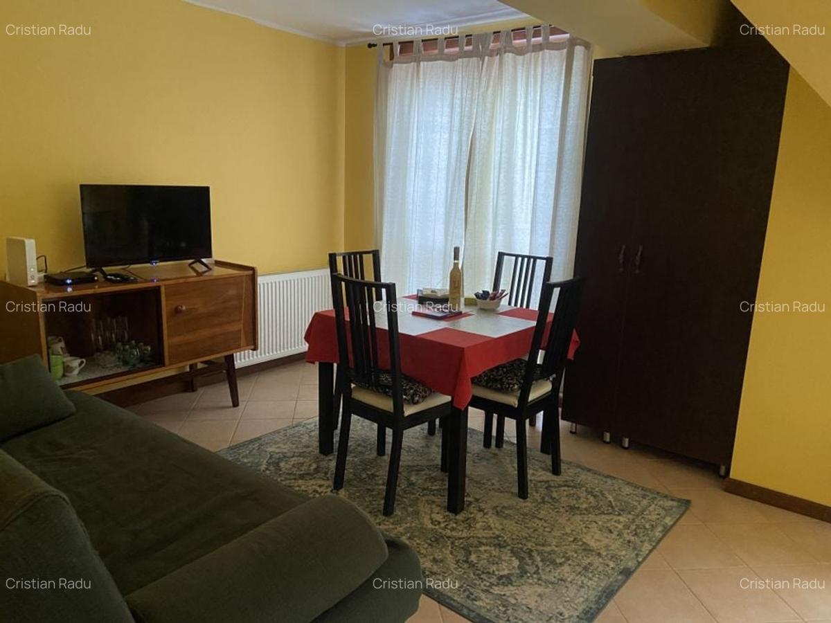 Apartament cu 3 camere în Clăbucet - 1