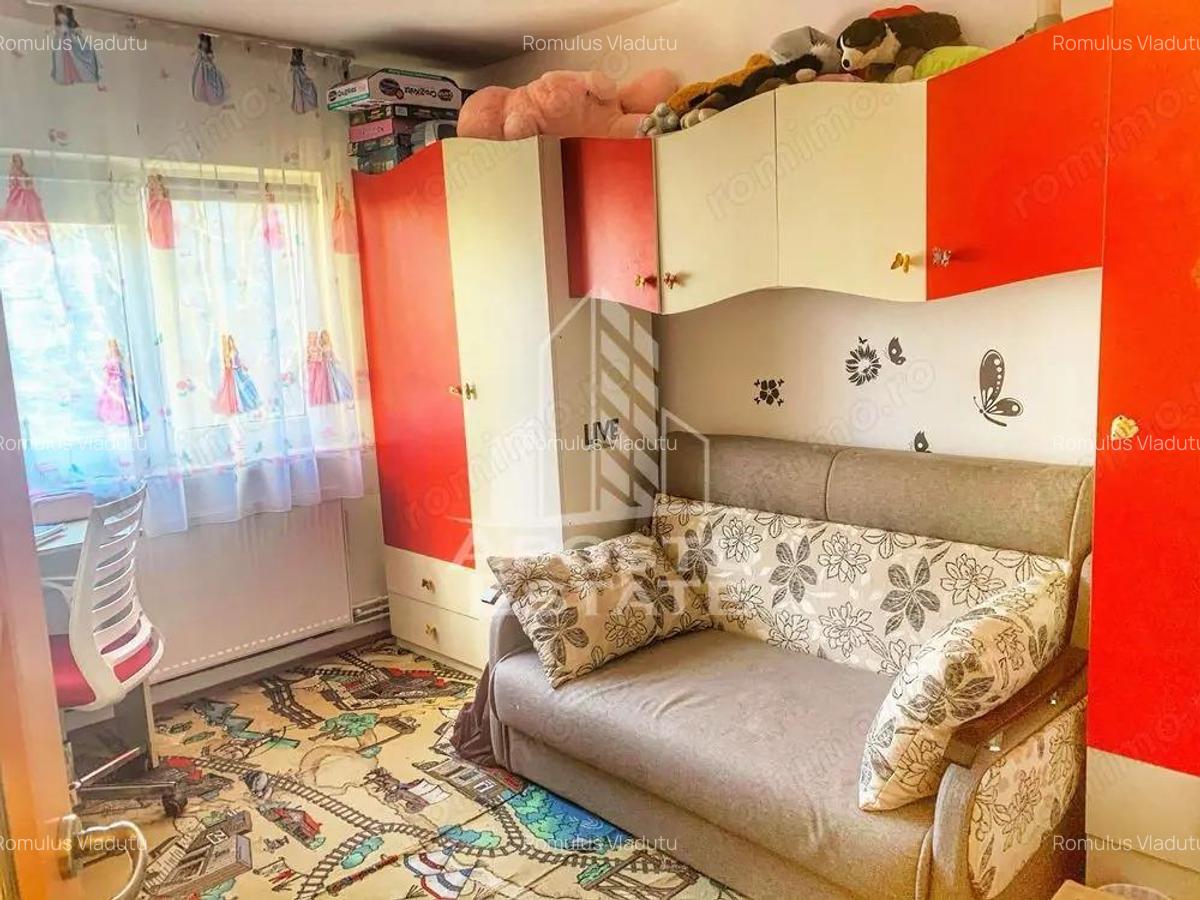 Apartament cu 3 camere zona Aradului centrala proprie - 2
