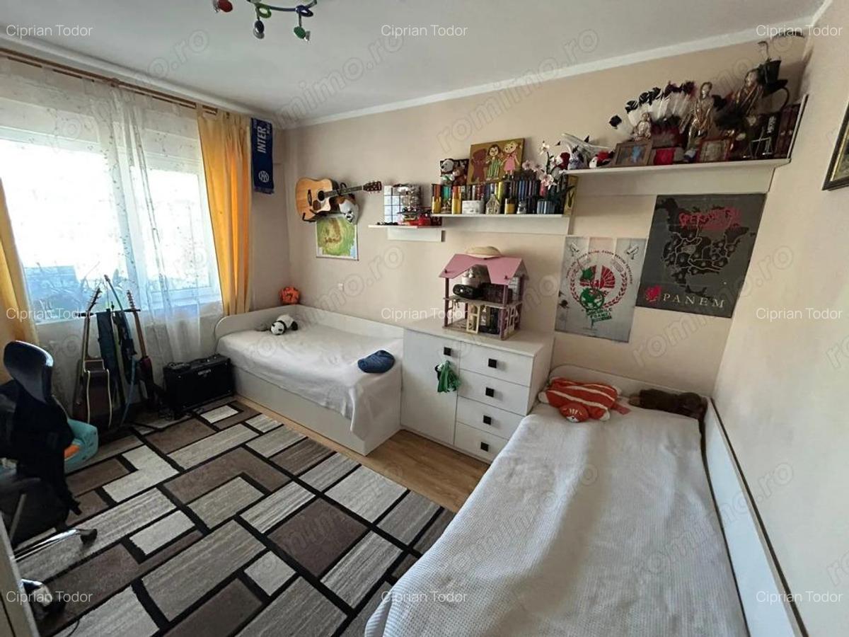 Apartament 3 camere, etaj 1 - zona Cetate - 9