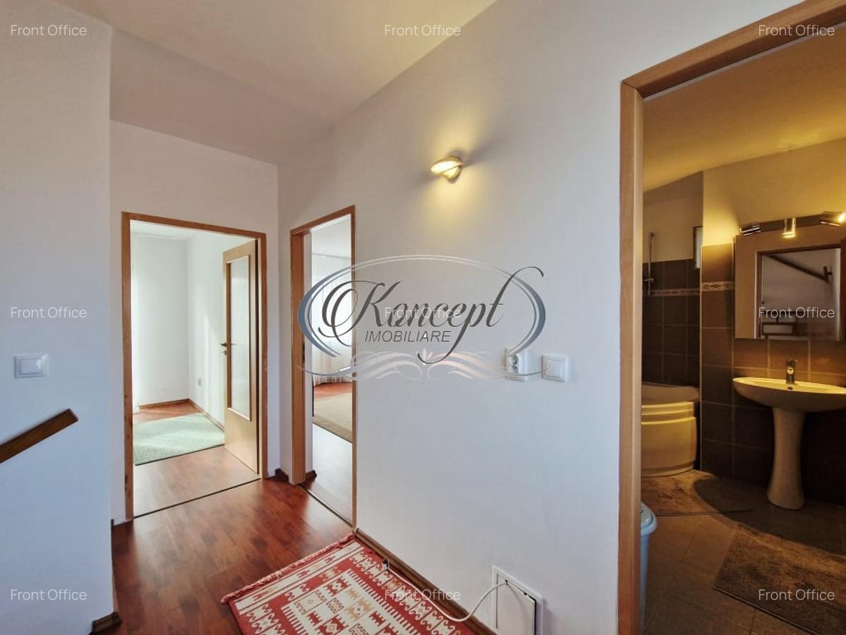 Casa moderna cu mansarda si curte comuna in zona Campului - 10