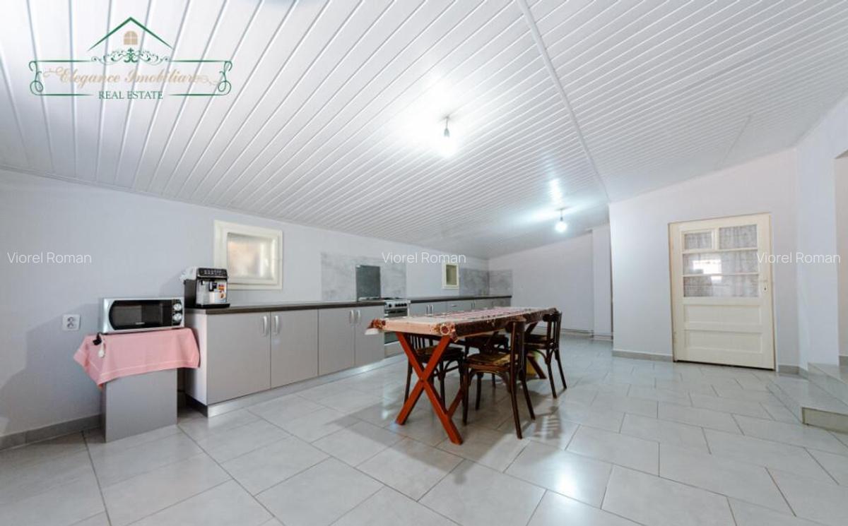 Casa cu 4 camere, centrala proprie si 1440 mp teren, Comuna - 9