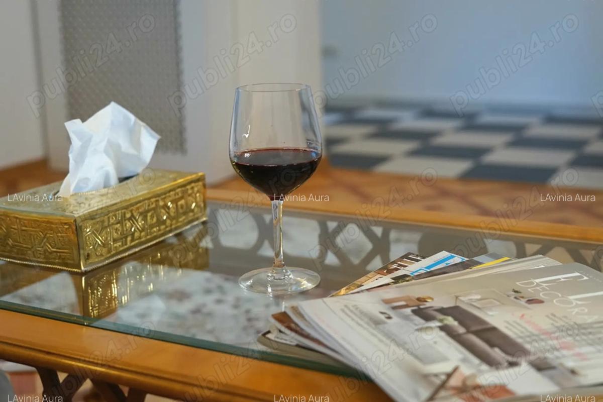 Charming 1-Bedroom Apartment University Square - 3